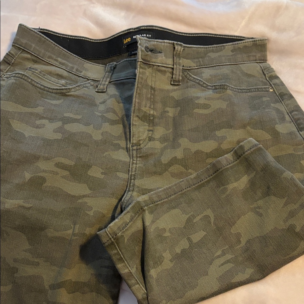 Lee Women’s  Green Camouflage Relaxed Jean Shorts